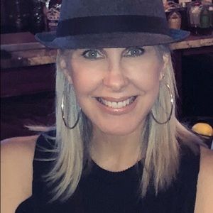 Meet your Posher, Lea